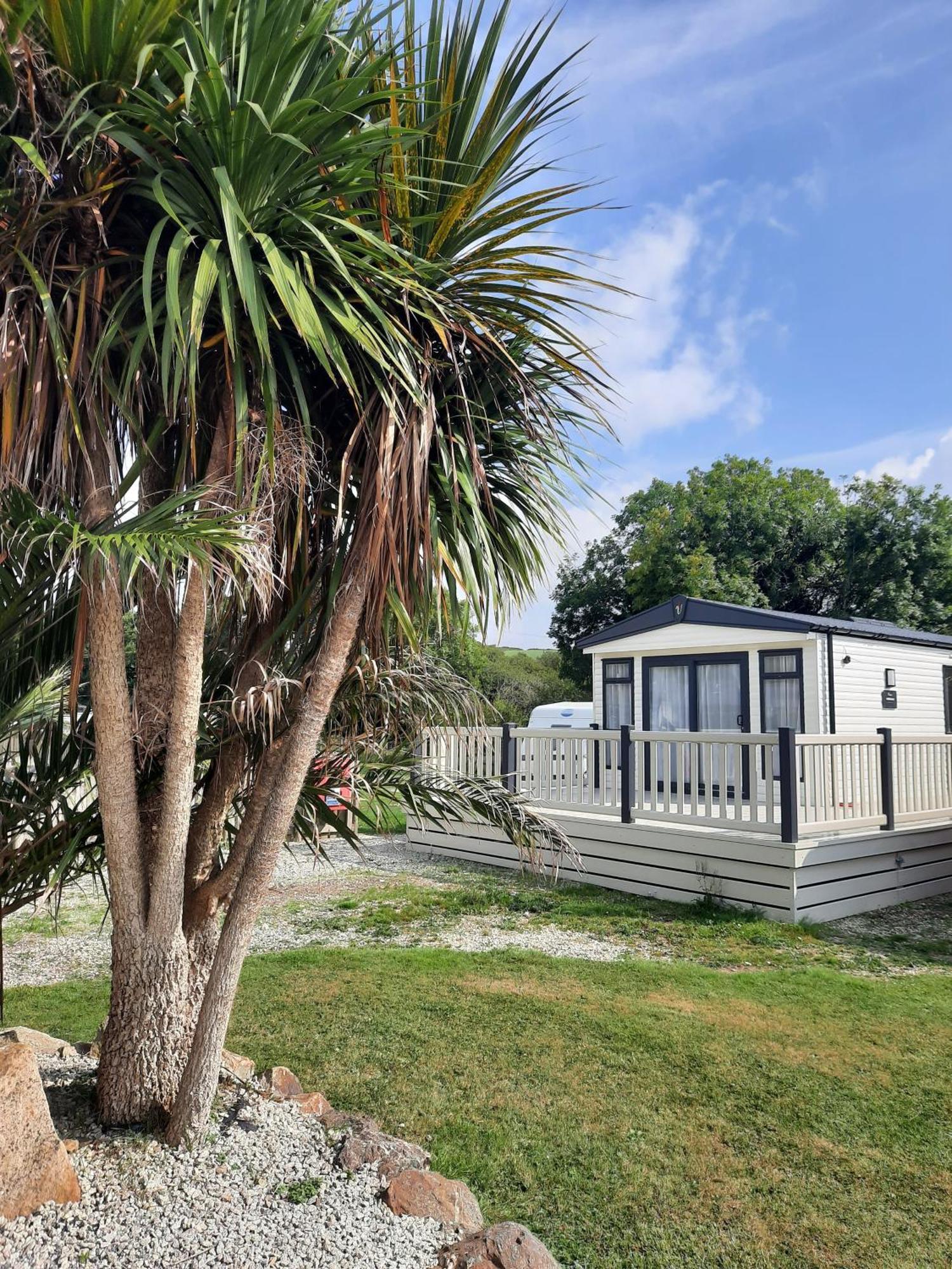 Сasa de vacaciones Sunset Retreat Caravan With Large Wrap Around Decking New Quay