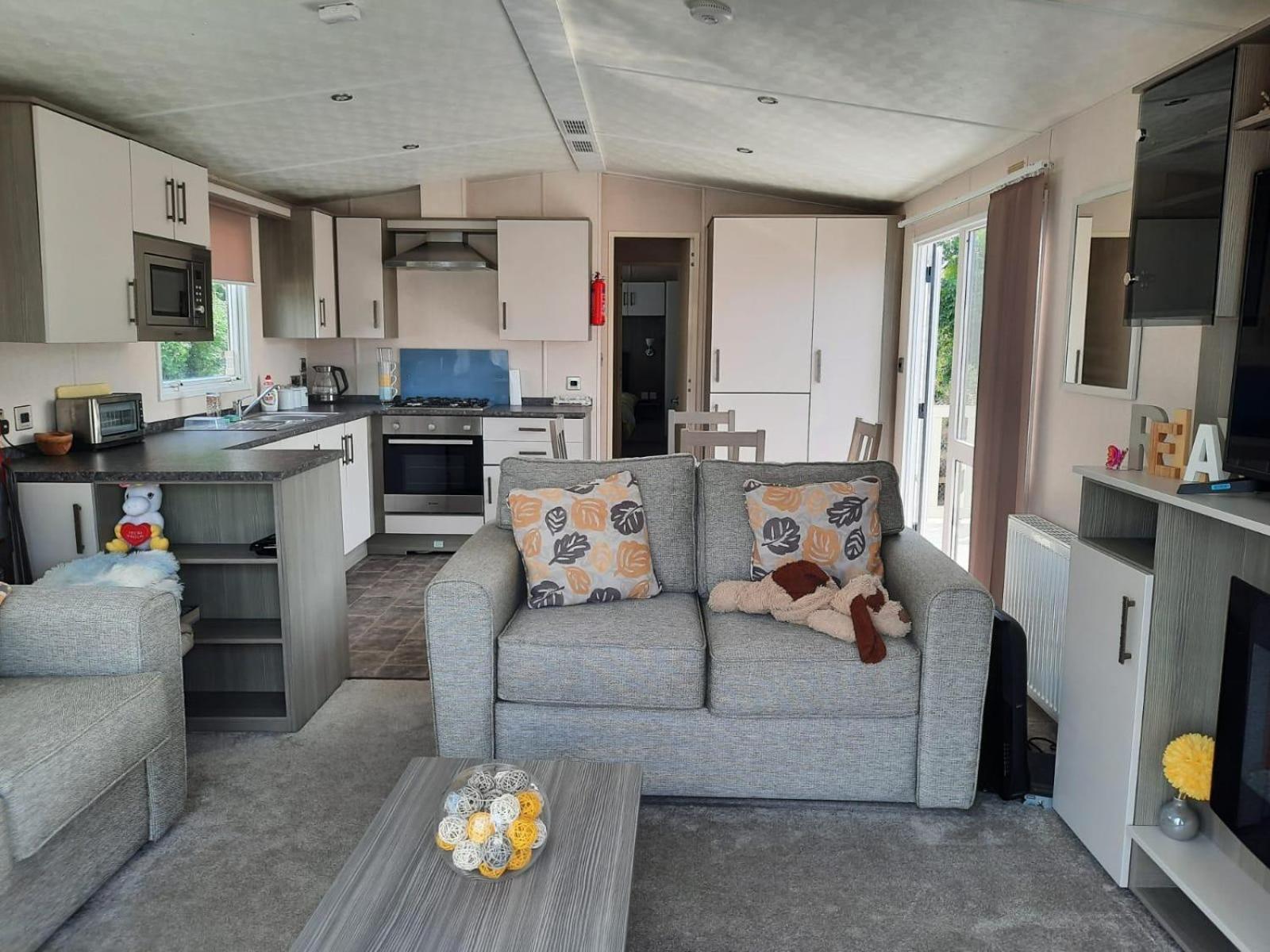 Sunset Retreat Caravan With Large Wrap Around Decking * New Quay
